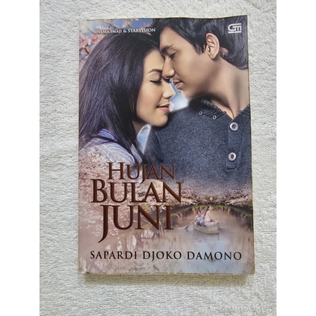 Preloved Novel & Pilihan Sajak Hujan Bulan Juni