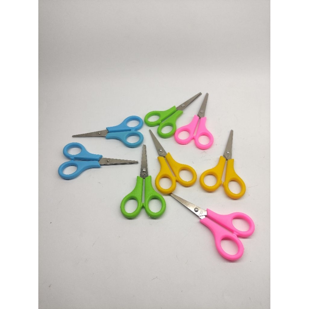 

GUNTING WARNA WARNI PACMAN 12CM