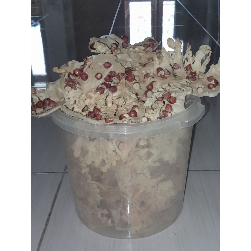 

Peyek Kacang Tanah dan Peyek Rebon. Sedia juga: Rempeyek kacang tanah, rempeyek udang rebon, rempeyek kacang kedelai.
