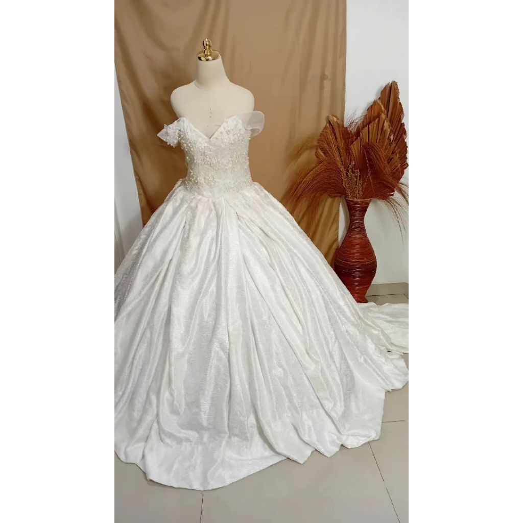 sewa gaun pengantin-sewa wedding dress-sewa baju pengantin