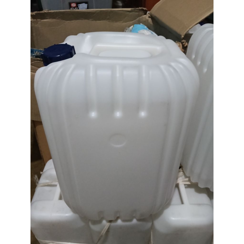 JERIGEN PUTIH BARU 35LITER. DIRIGEN JUMBO. DRIGEN PUTIH BARU TEBAL 35LITER. JERIGEN 35LITER. JERIGEN