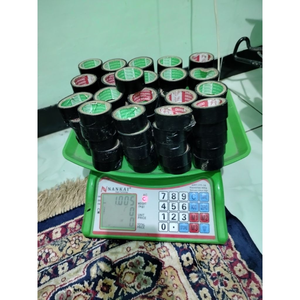 

[Bismillah bijaahi Rosulillah] SOLASI TIPIS TIPIS SEKILO ISI ± 100-110 PCS