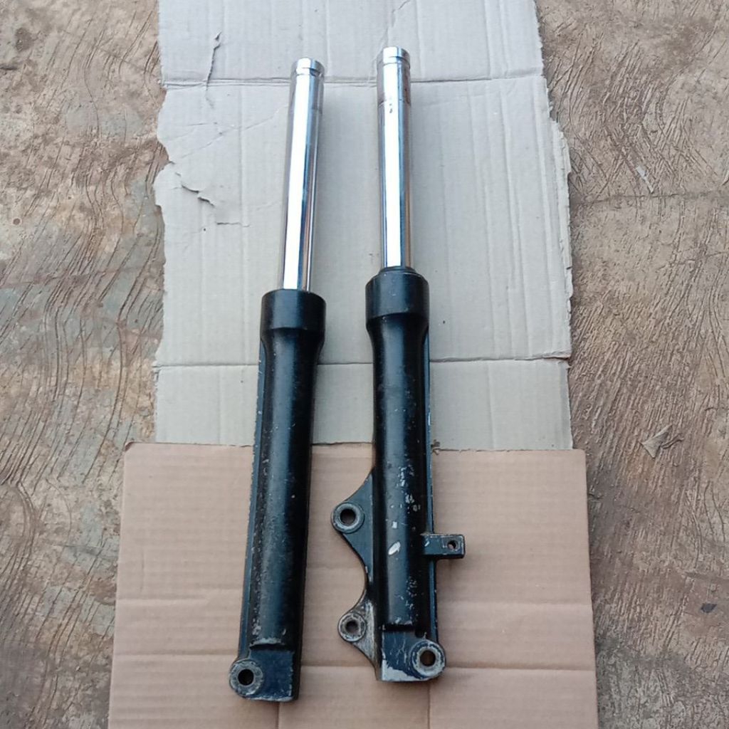 JUAL SHOCK DEPAN SATU SET AS YAMAHA MIO SPORTY,MIO LAMA ORIGINAL SEKEN