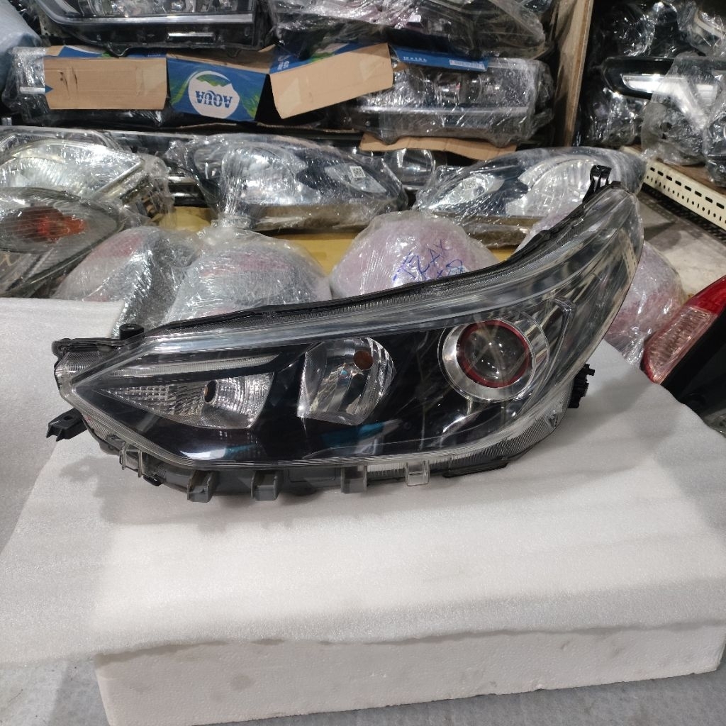 Headlamp Lampu Depan Toyota Yaris 2017 2018 original