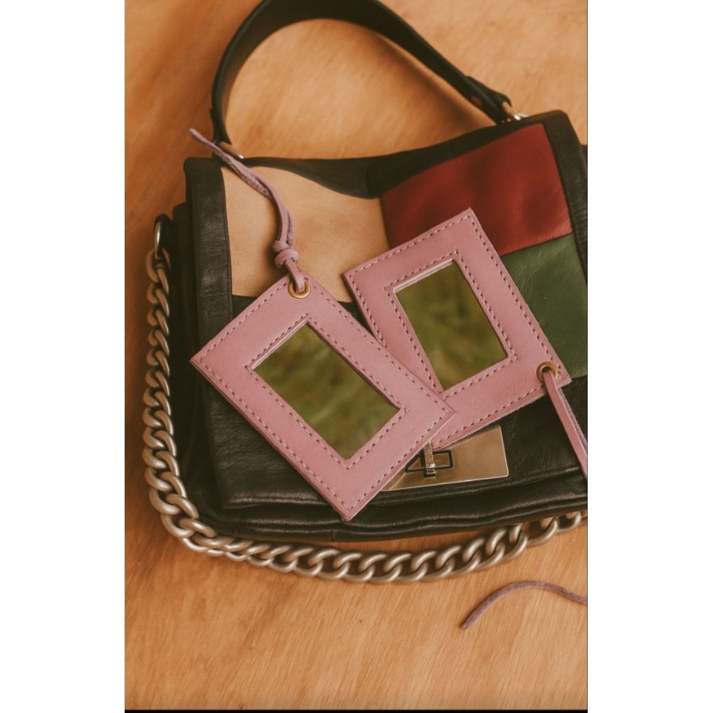 Bagcharm cermin kulit asli