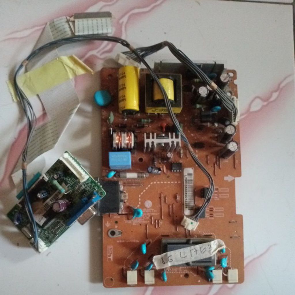 mesin monitor LG L1753 S normal siap pakai