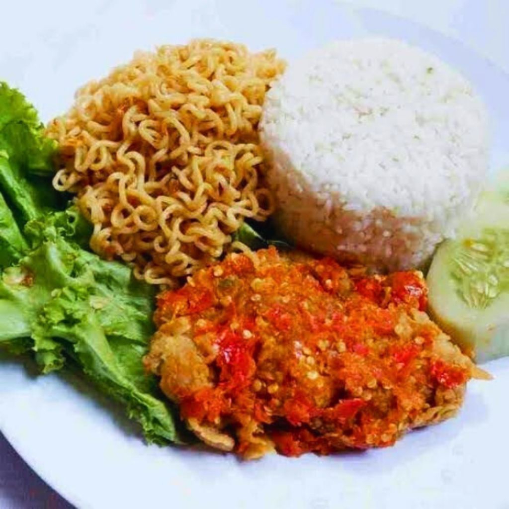 

Nasi Indomie Ayam Geprek Sambal Original Halal Food By.Mirza