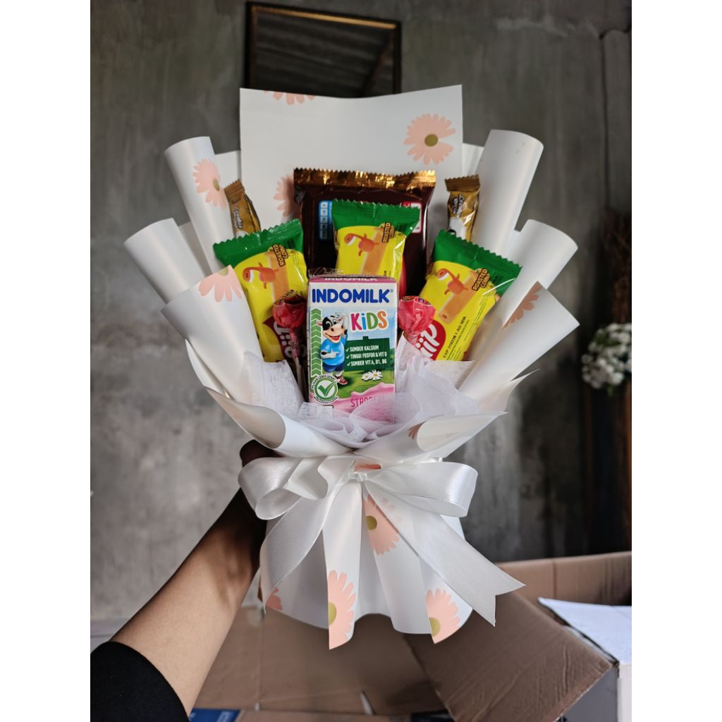 

Bucket snack graduation anak