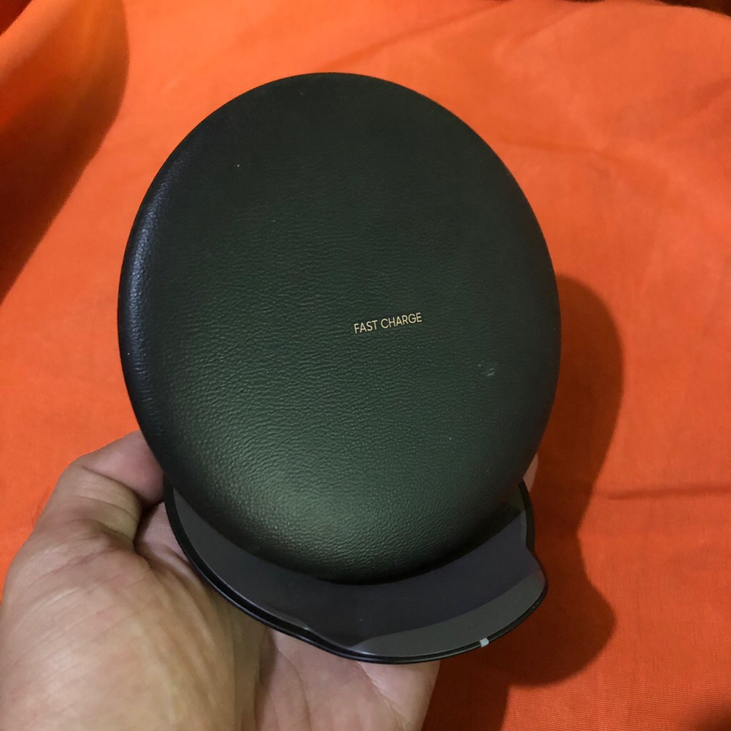 WIRELESS SAMSUNG FAST CHARGER NOTE 10// 10+ ORIGINAL FAST CHARGEr