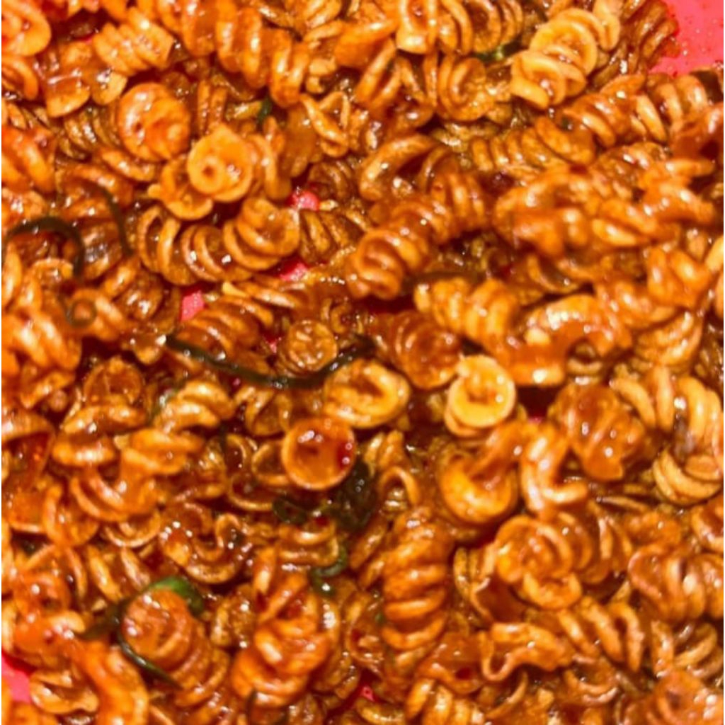

Makaroni Uril Pedas Daun Jeruk 250 gram Kriuk Tidak Keras