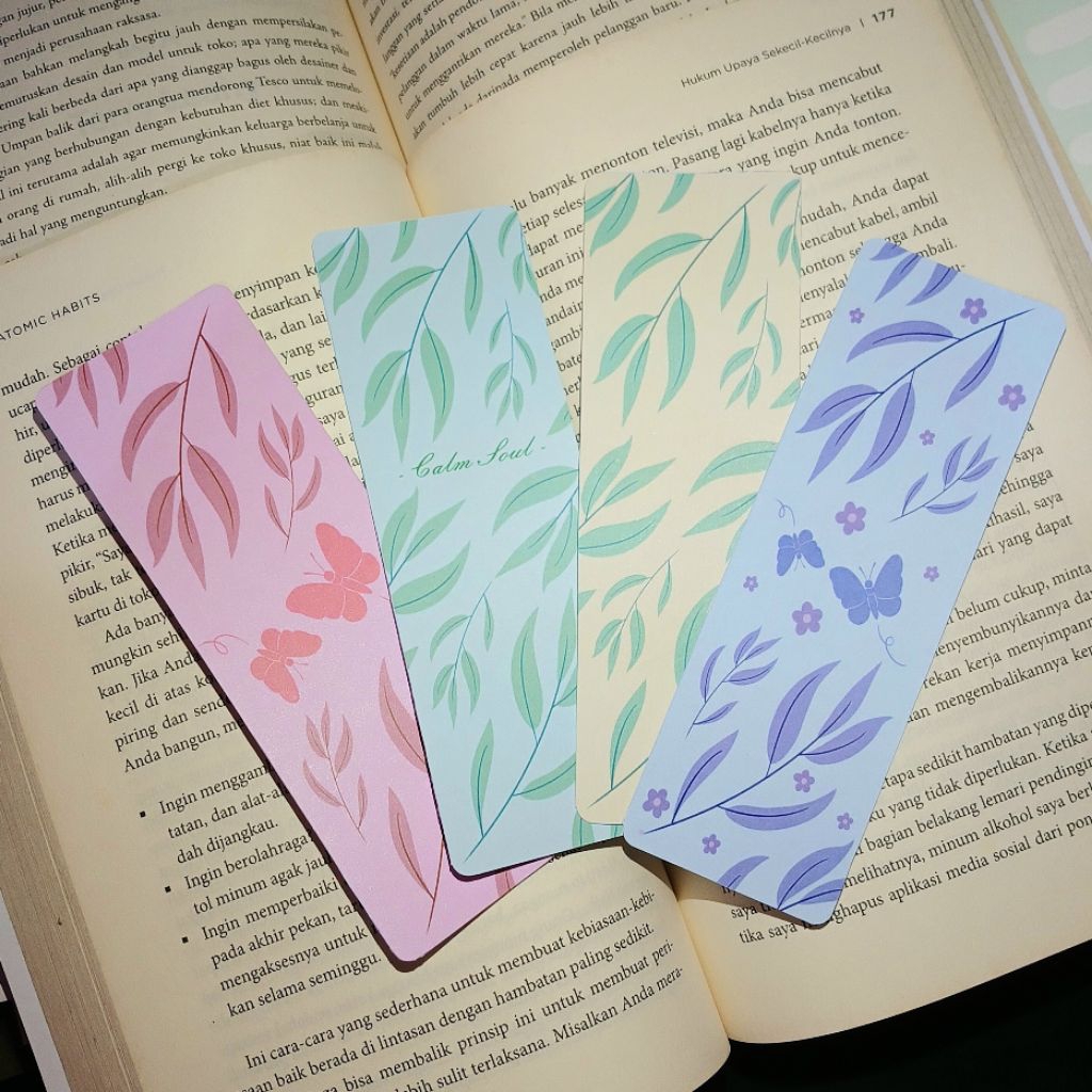 

Bookmark Set 4pcs – Kupu & Daun Aesthetic | Bookmark Floral Pastel | Handmade Stationery