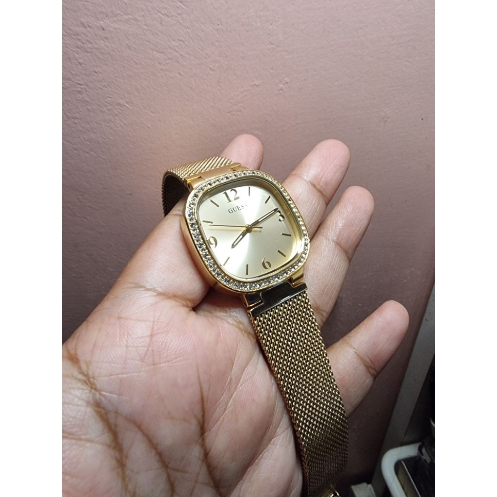 [Preloved] Guess Watch GW0354L2 GOLD