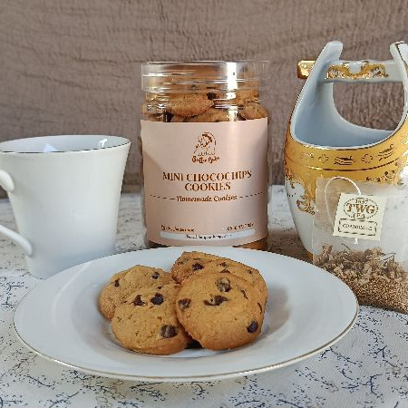 

Kue Kering/Kue Lebaran - Mini Chocochips Cookies 650 ML by Butterbabe