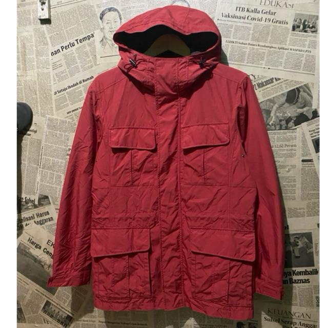 UNIQLO MOUNTAIN PARKA