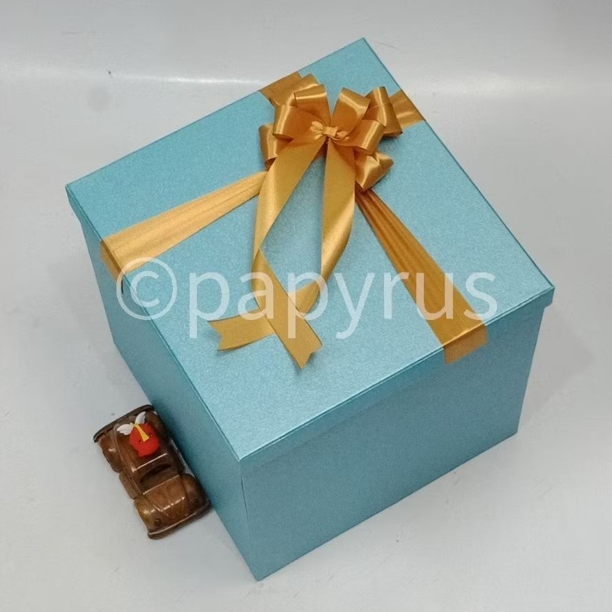 

PAPYRUS 30x30 Tinggi 30cm Kotak Kado Gift Box V3