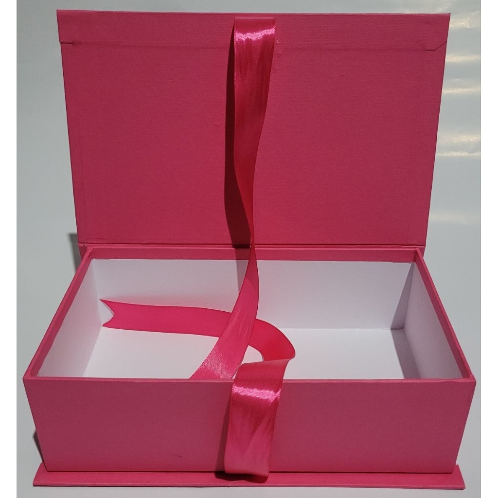 

kotak kado / box kado / box hampers / box ulang tahun / gift box / uk 30×25×9cm
