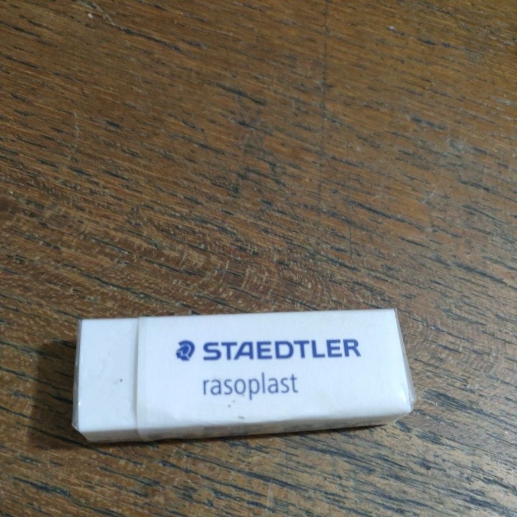 

penghapus staedler putih besar