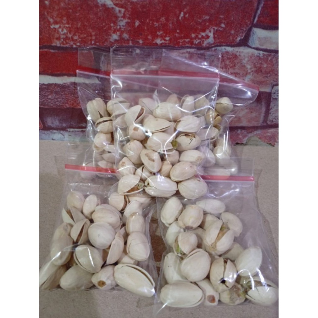 

Kacang Arab Pistachio 20gram kacang oleh-oleh haji dan umarah