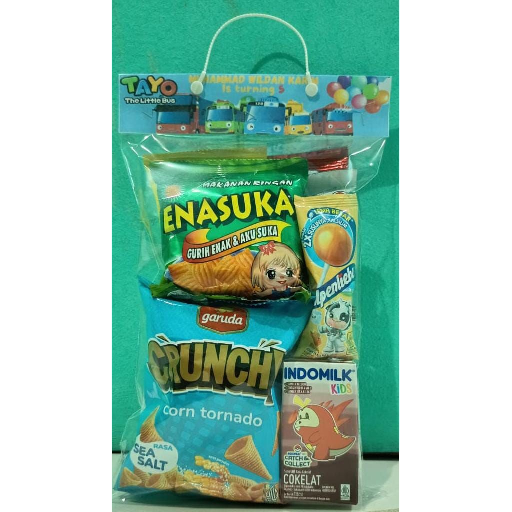 

paket snack ultah/hampers 10.000 dan 15.000 (minimal order 10 paket)
