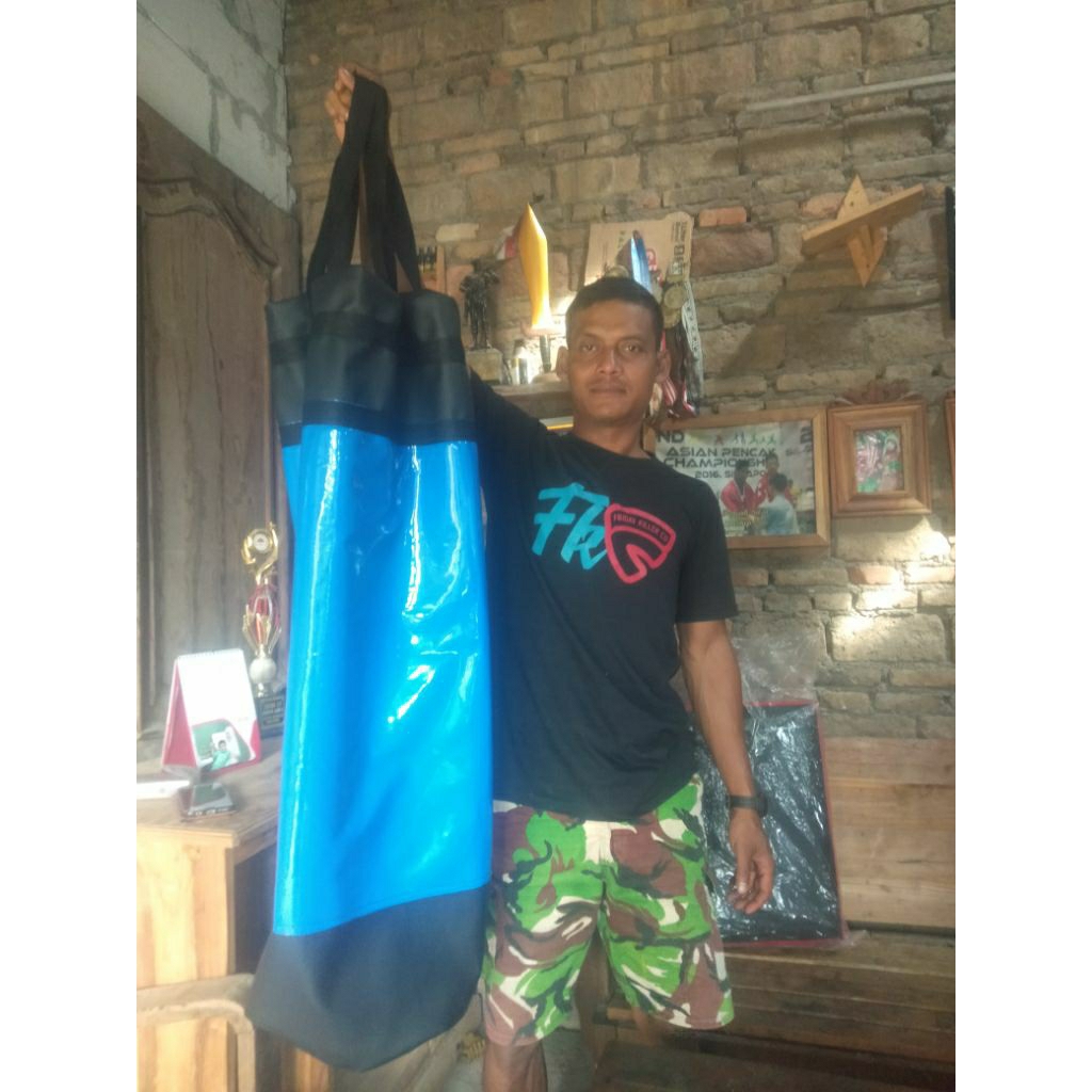 Samsak Tinju kosongan/Samsak Silat