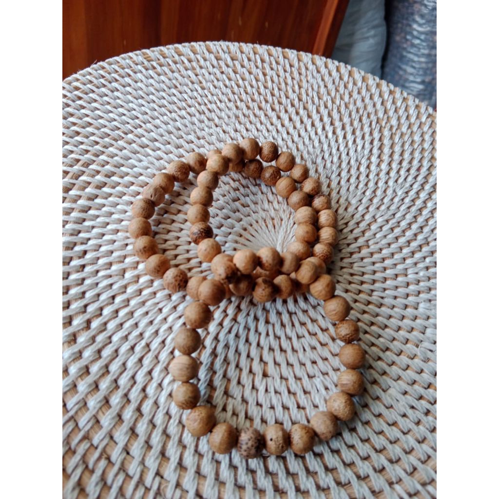 Gelang kayu liwung macan putih