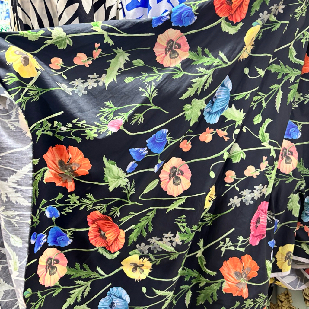 Kain Katun Poplin Motif Bunga Warna-warni – Adem & Halus Cocok untuk Gamis, Dress, Atasan