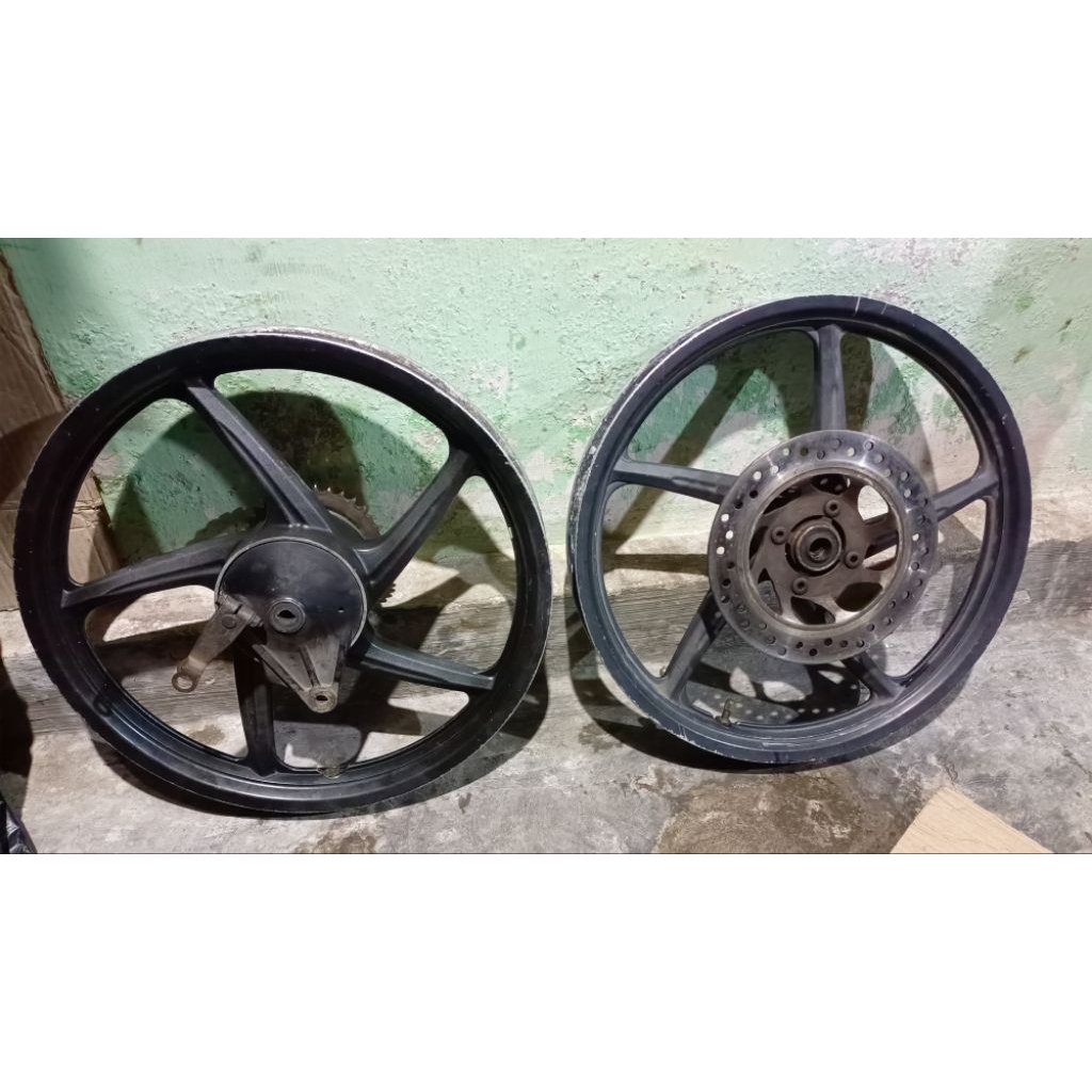 velg bintang palang Honda Supra x 125 kampas belakang ORIGINAL SECOND