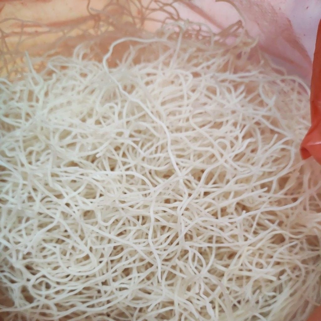 

Bihun goreng mentah cap ikan arwana dan singa ukuran 500 gram