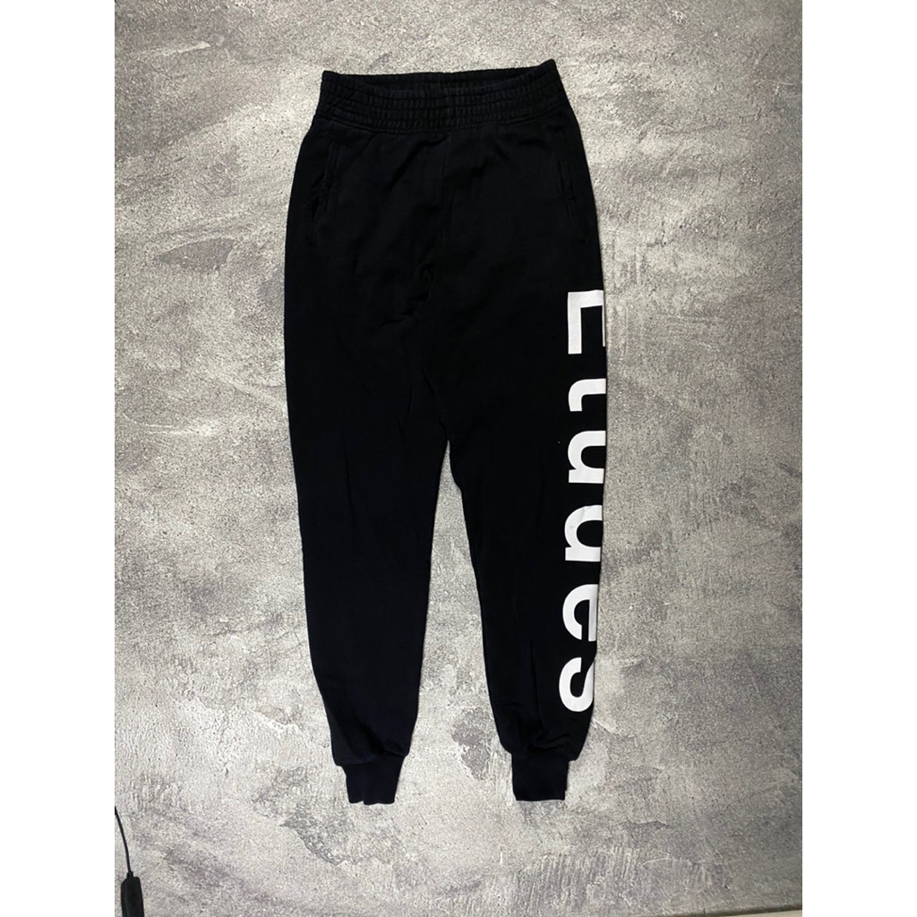 etudes big logo joger pants