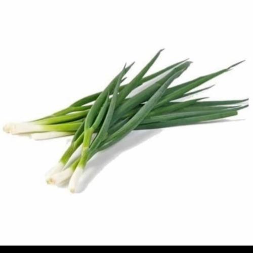 

Daun Bawang bersih tanpa akar