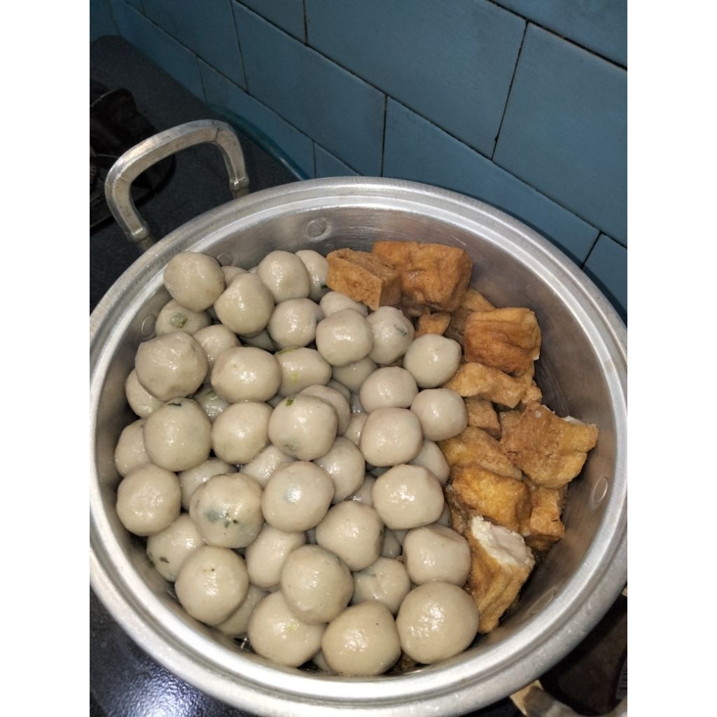 

cilok varian isi ayam suwir 50pcs ukuran sedang