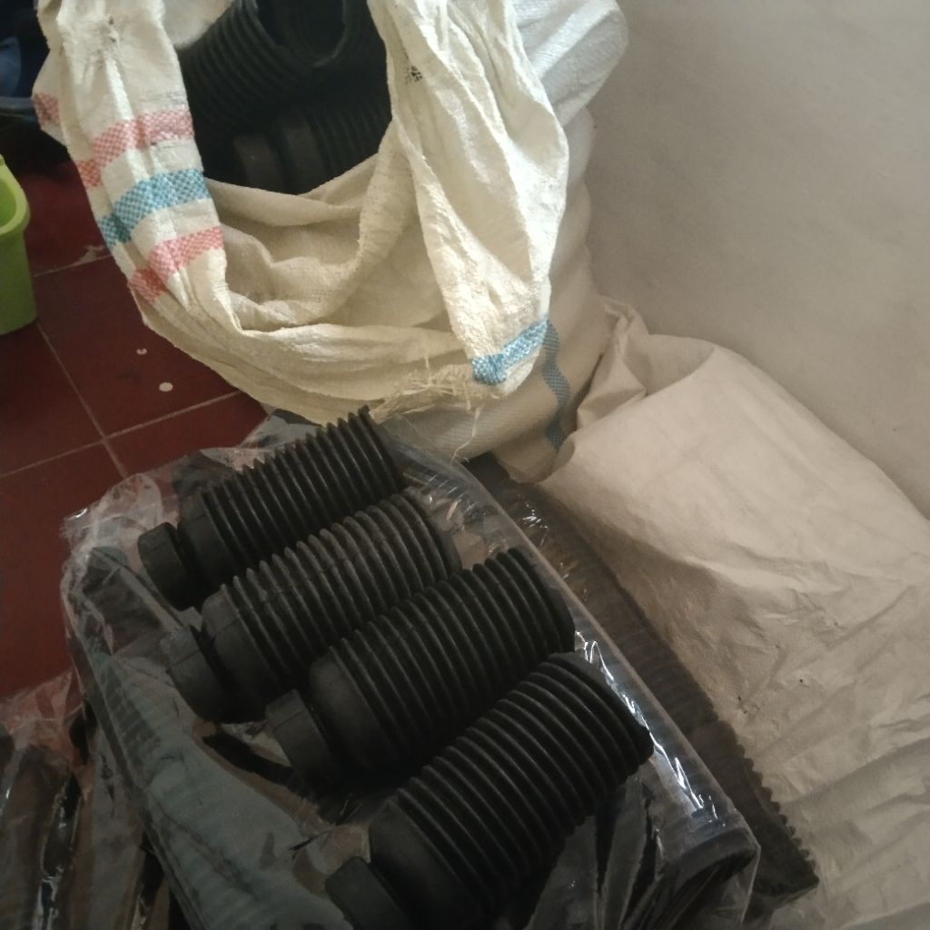 STOPPER BOOT DEPAN MOBIL UNIVERSAL SPAREPART ONDERDIL