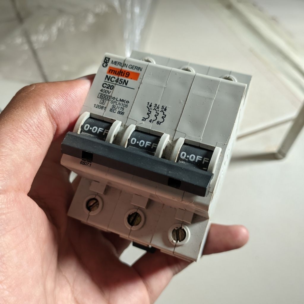 MCB 3 Phase 20 Ampere Merlin Gerin Schneider Second Bekas Normal