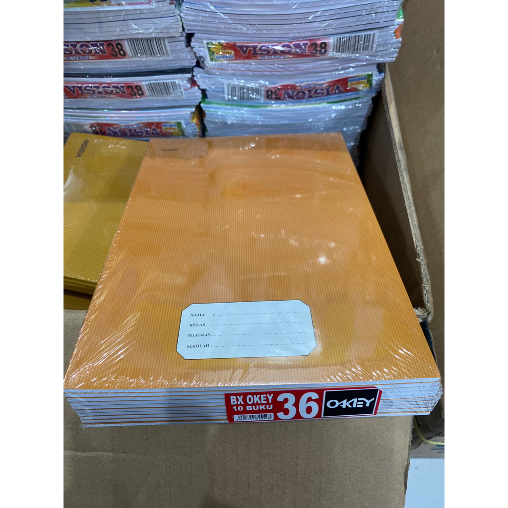 

Buku Tulis Boxy OKEY Sepabrik Dengan KIKY isi 36 lembar 1 Pak (Isi 10 Buku) Polos Coklat / Ukuran Panjang (Buku Campus)