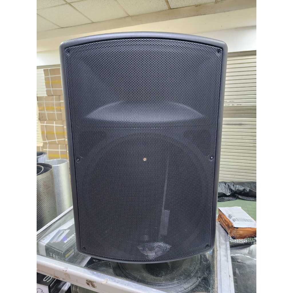 (JUAL 1 BUAH )box speaker monitor 15" full ram 15-1 fiber plastik model Peavey