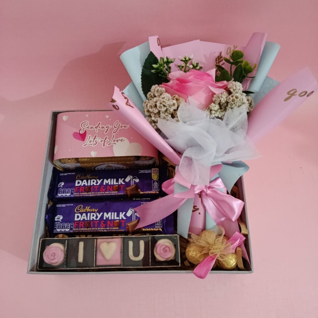 Hampers Cewe Ultah Anniversary Hadiah Pacar Cewe Hampers LOVE SWEET HEART By Soogan