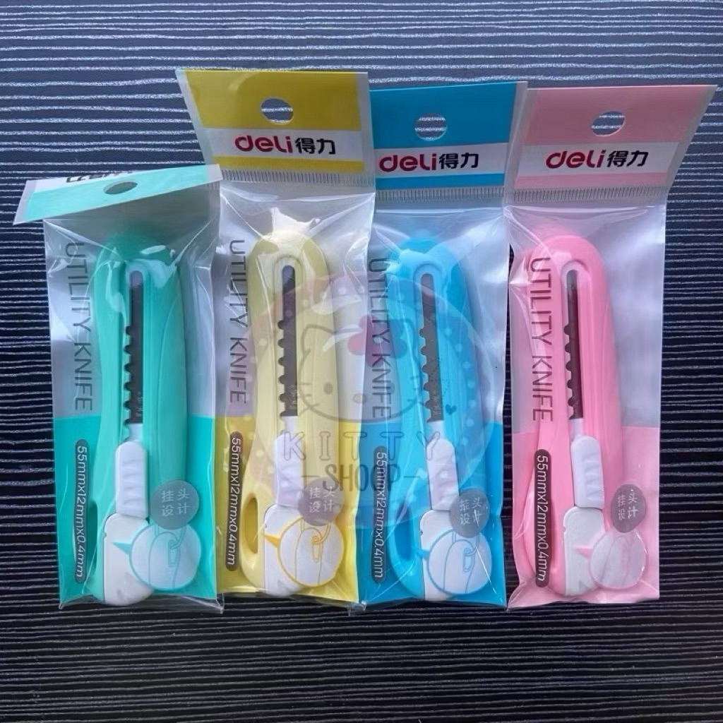 

Deli 2024 Cutter Sekolah, Design untuk Anak-anak, Bahan ABS, Silet 55mm Dengan Gantungan WARNA RANDOM
