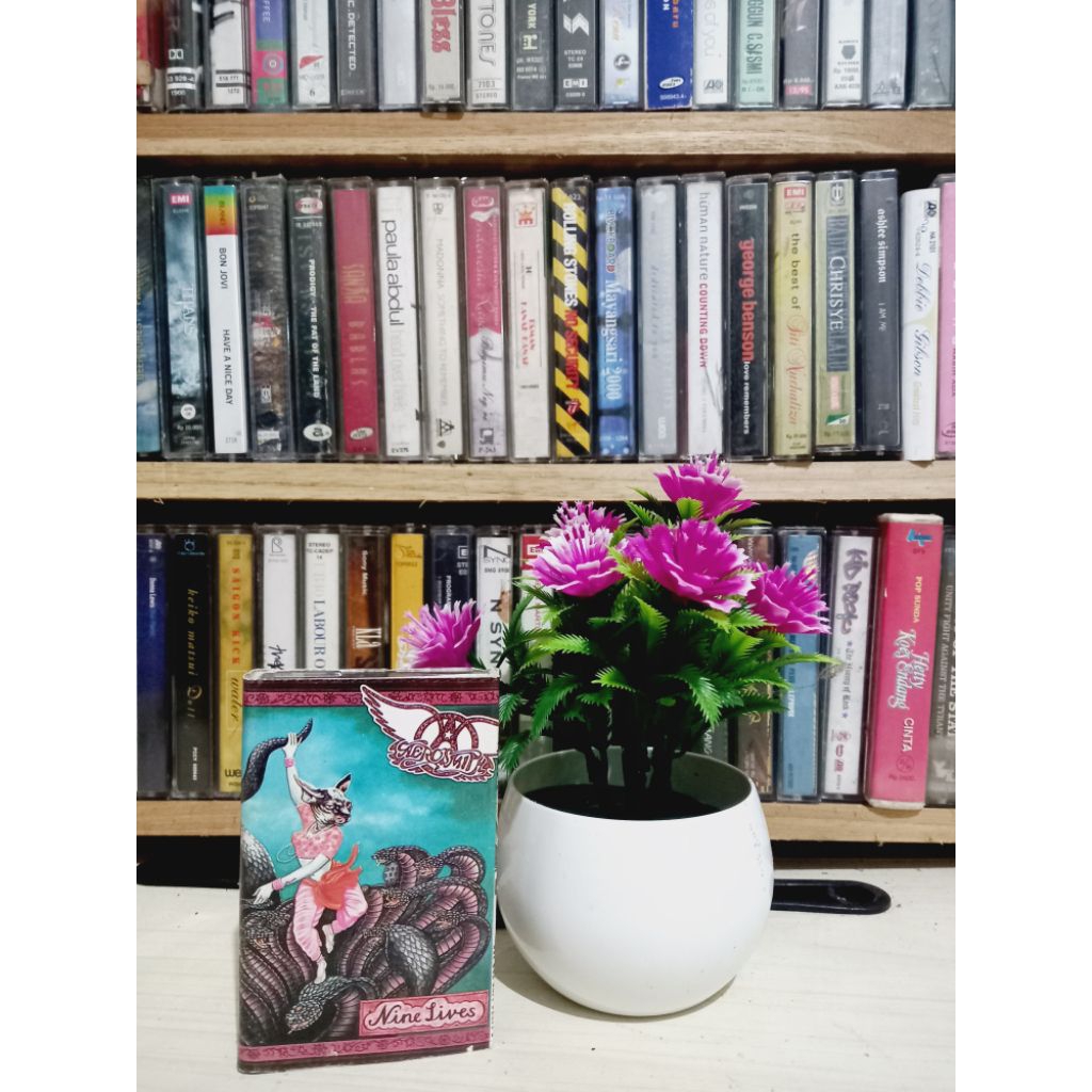 KASET AEROSMITH NINE LIVES