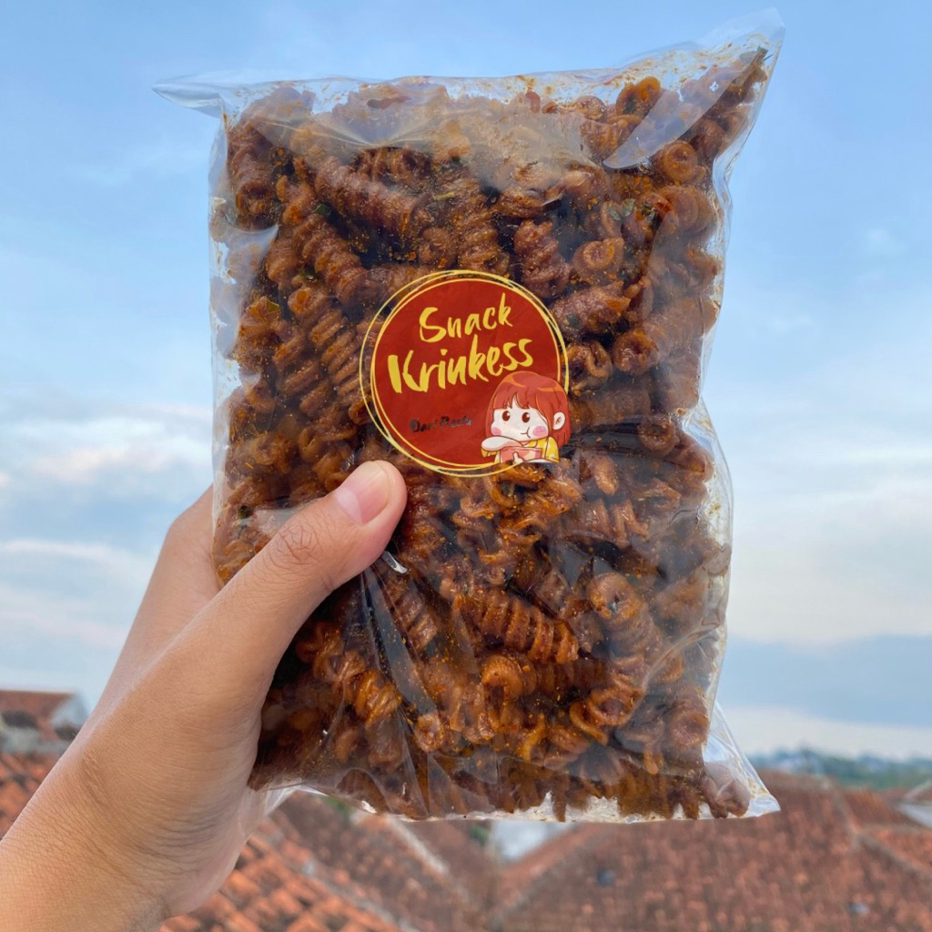 

Forcysn Makaroni Spiral Uril 250 Gram Snack Kriukess - Pedas Gurih Cemilan Bantet Tidak Keras Daun