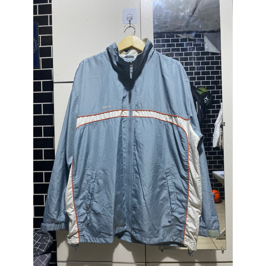 Jaket Windbreaker Nassau preloved
