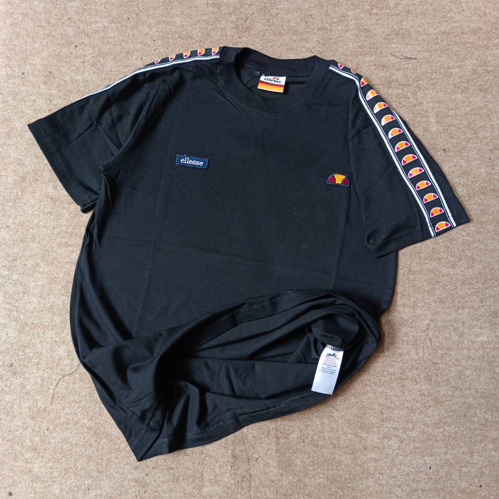 Kaos Pria Hitam Ellesse Bordir Tipped