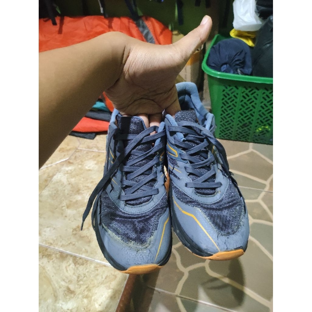 sepatu trail running second