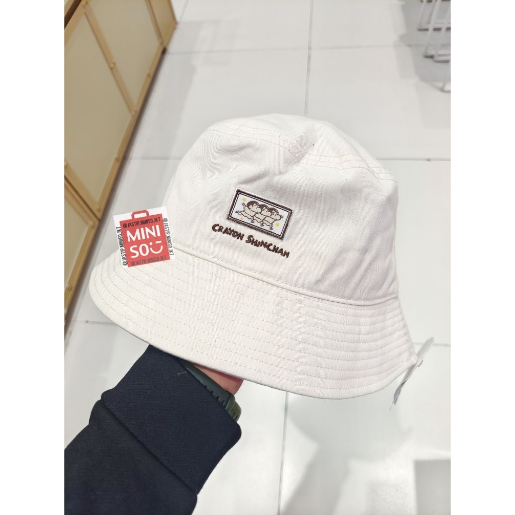 MINISO 🆕 Bucket Hat / Topi Bucket CRAYON SHINCHAN (58cm)