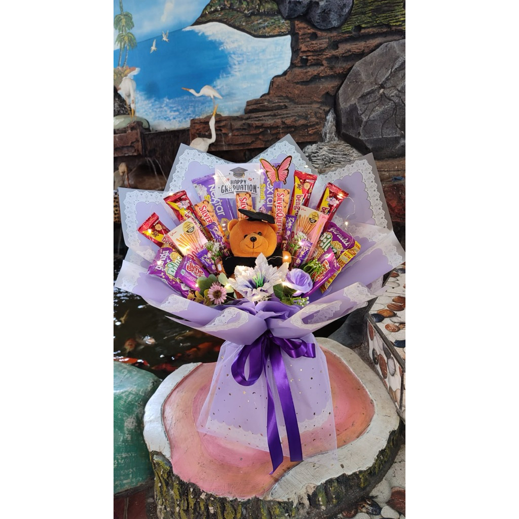 

Buket Bunga & Snack Kekinian – Custom Kado Spesial Mix Sesuai Permintaan