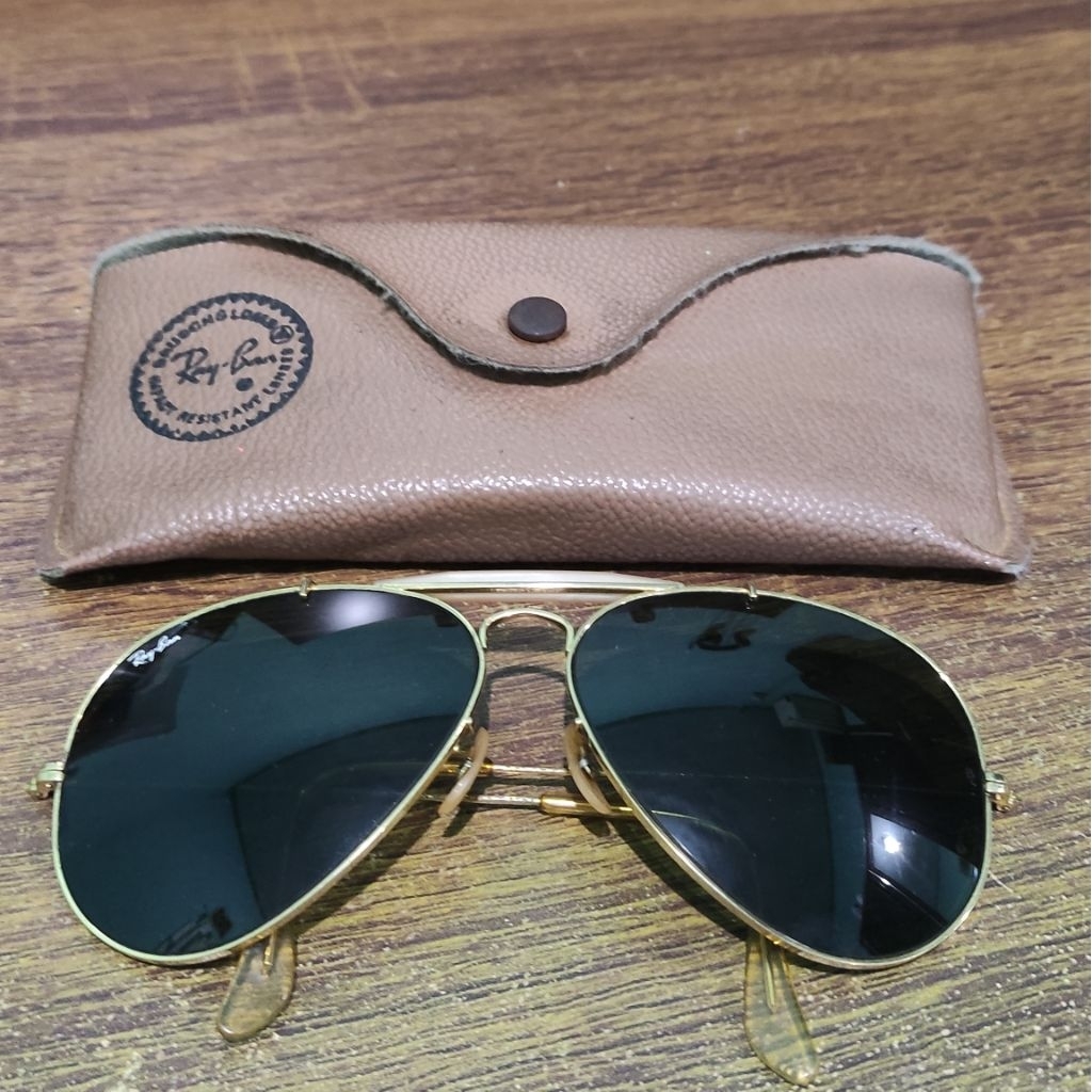 B&L RAY-BAN GOLD FRAME OUTDOORSMAN AVIATOR SUNGLASSES