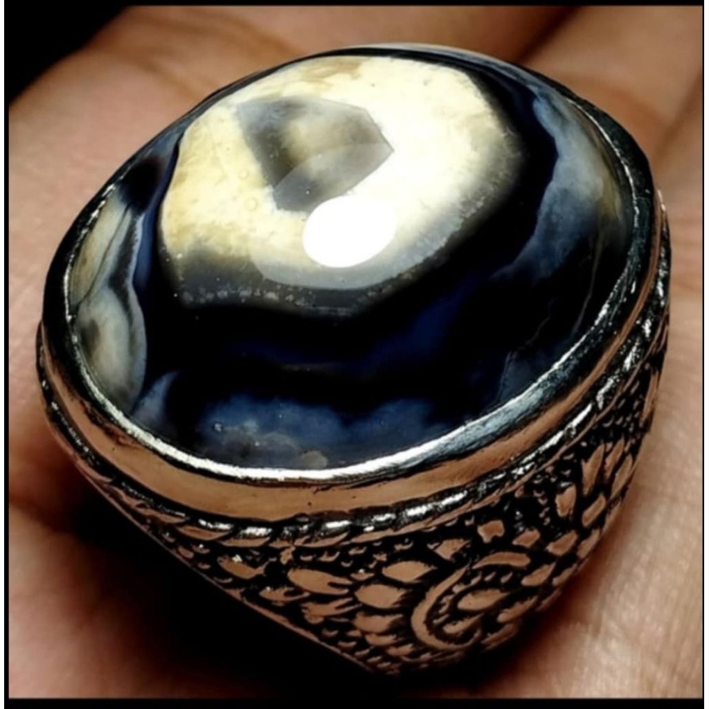 Akik antik Sulaiman kantong semar