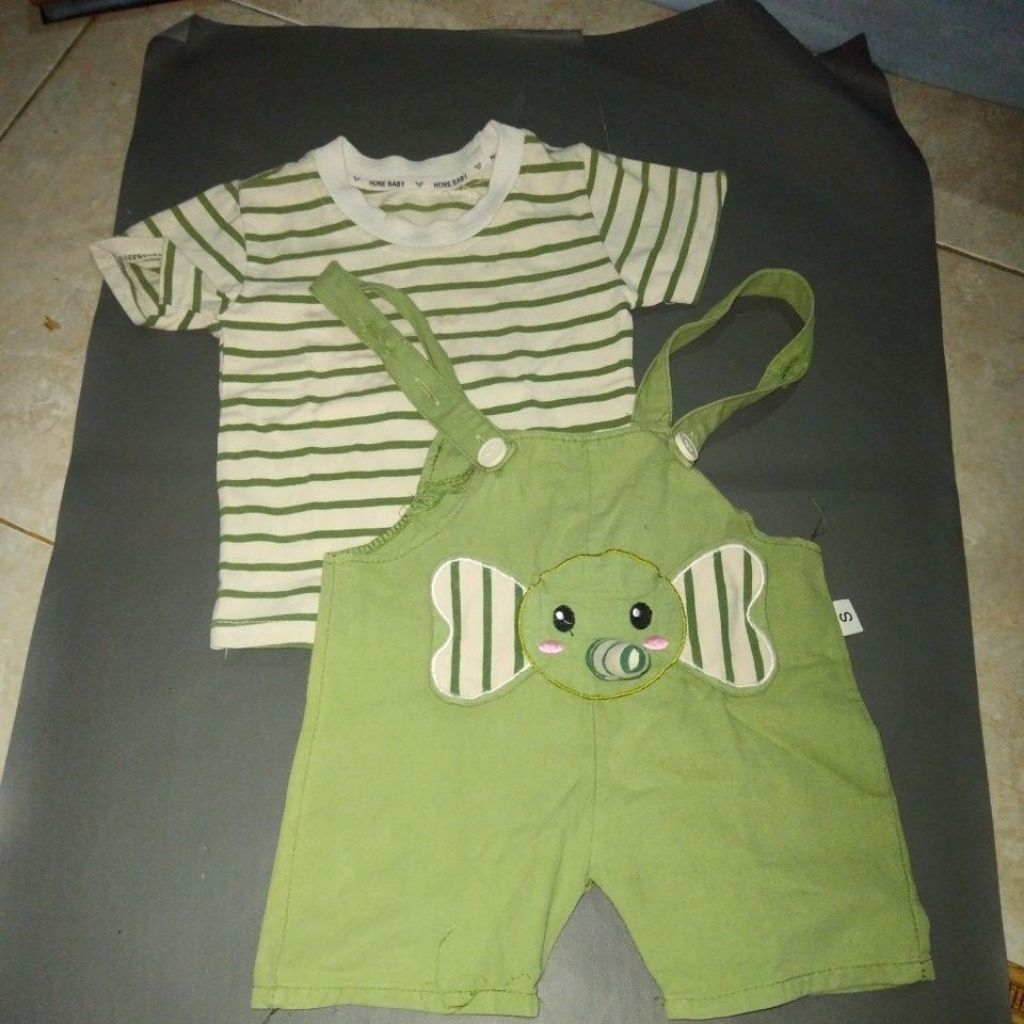 Baju bekas anak