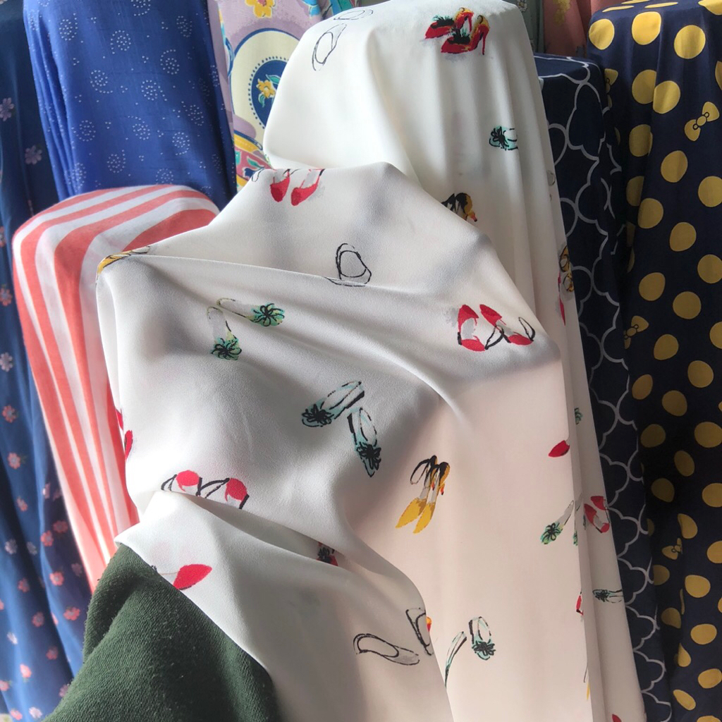 kain sutra silk motif impor - kain silk motif branded - kain silk motif premium a1