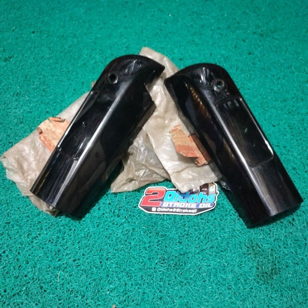 cover shock spakbor depan suzuki crystal