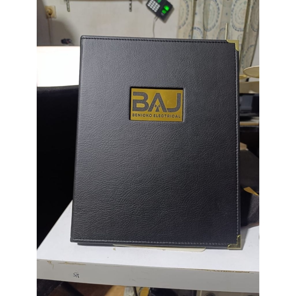 

Cover buku menu resto caffe hotel spa kedai dll. model Graffir (dilaser)